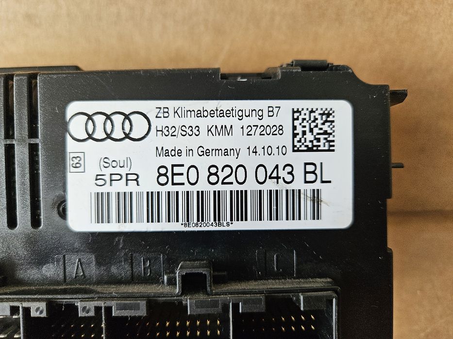 Audi A4 B7 8e0 Seat Exeo panel klimatyzacji nawiewu 8E0820043BL