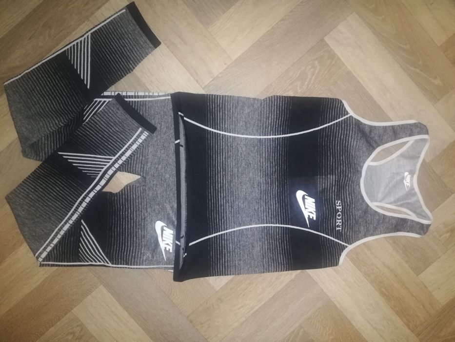 Лосины и майка для спорта