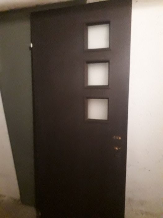 Drzwi    łazienkowe   z  otworami wentylacyjnymi