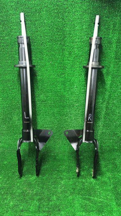 Амортизатор ричаг стабілізатор Grand Cherokee WK2