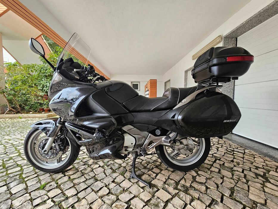 Honda Deuville NT 700 revisões feitas em concessionário oficial Honda