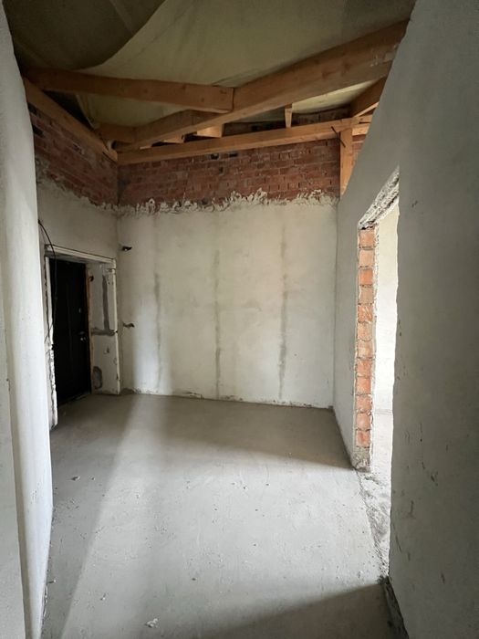 Видова 1-кімнатна кв.Надаєм бригаду для ремонту.є відеоогляд