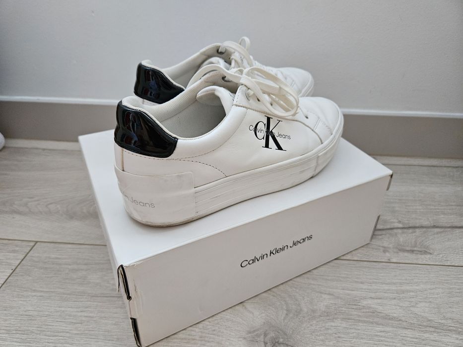 Białe Snakersy Calvin Klein rozm. 40