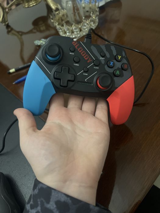 Геймапады для пк . Проводной bloody и кастомным dual shock 4 ( не ориг