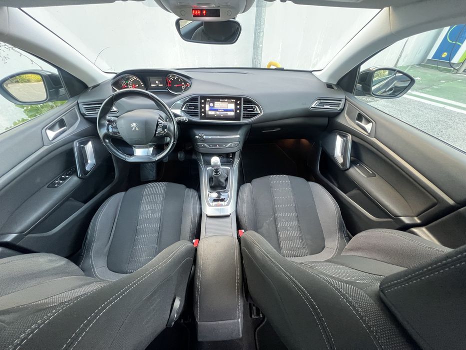 Peugeot 308SW - Allure - 120cv - Camera - AC - AutoPark - Full LED