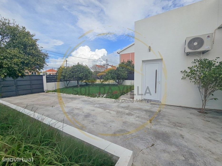 Moradia Térrea isolada Fernão Ferro T2 - 450.000€