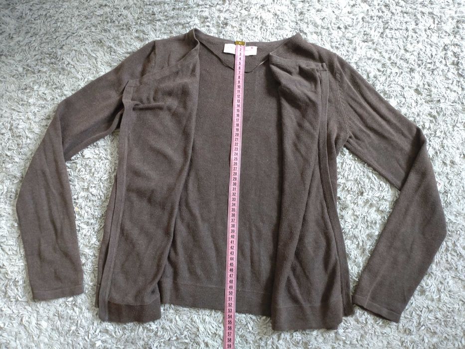 Brązowy sweterek, niezapinany