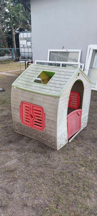 Domek plastikowy na działkę