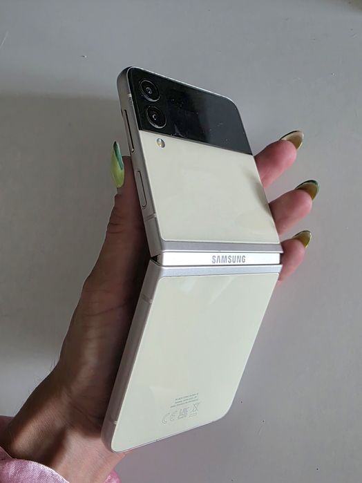 Samsung Z Flip 3 Bege