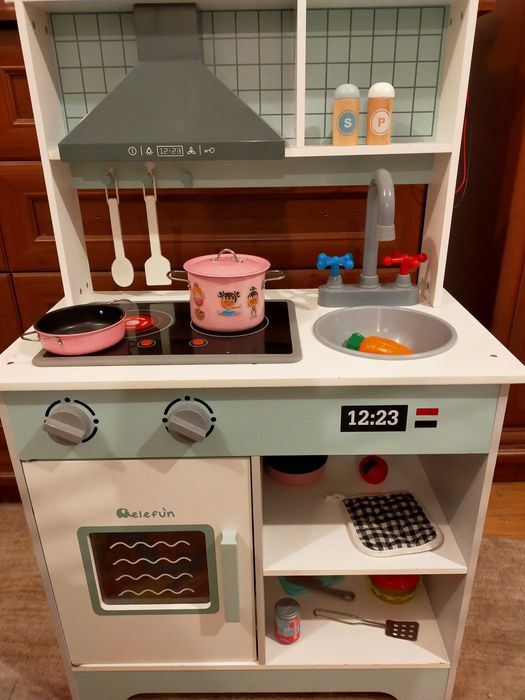 kuchenka drewniana z wyposażeniem stan bdb