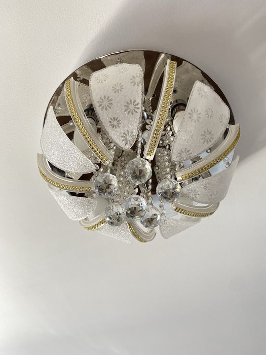 Люстра  хрустальна