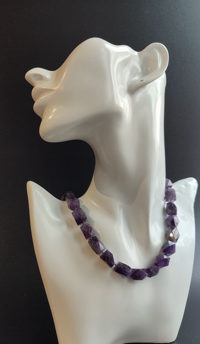 Бусы из натуральных камней