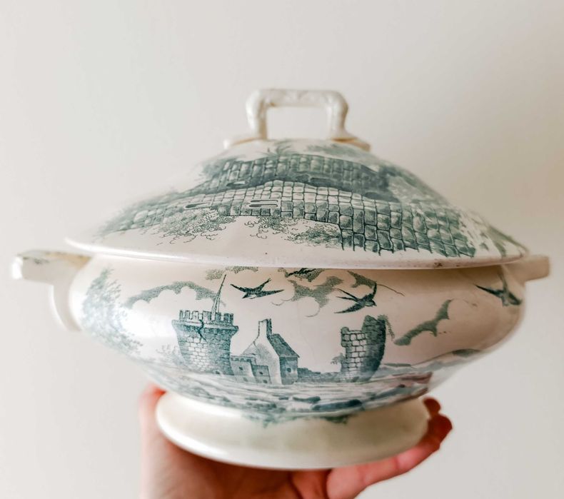 Terrina em Faiança Verde