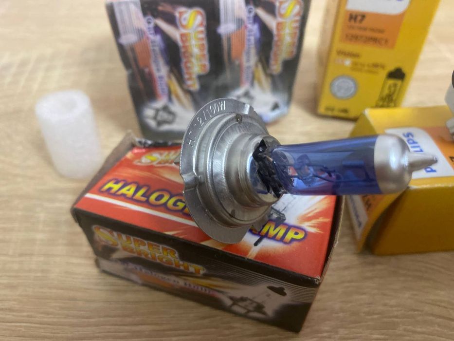 Разъем h7. Авто лампы  H7 Philips Vision +30 12v  55w та 100w (синие).