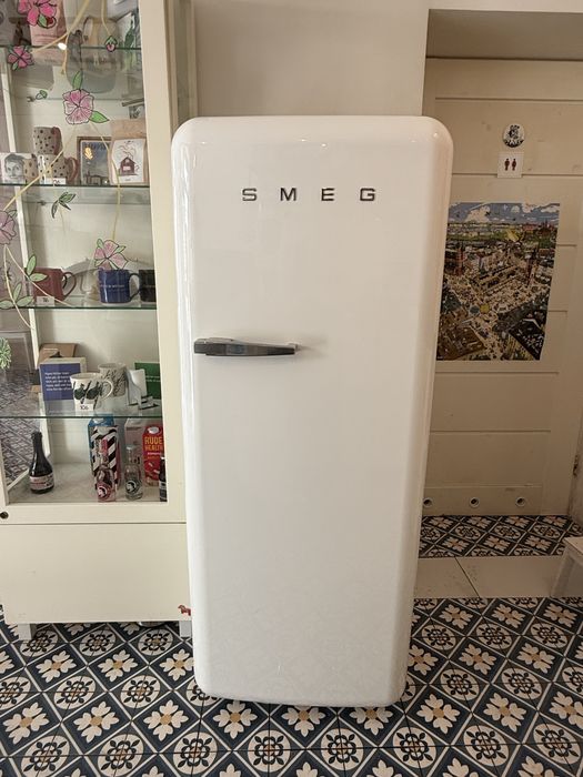 Lodówka Smeg FAB28 Retro Biała – Prawostronna (FAB28RWH5)