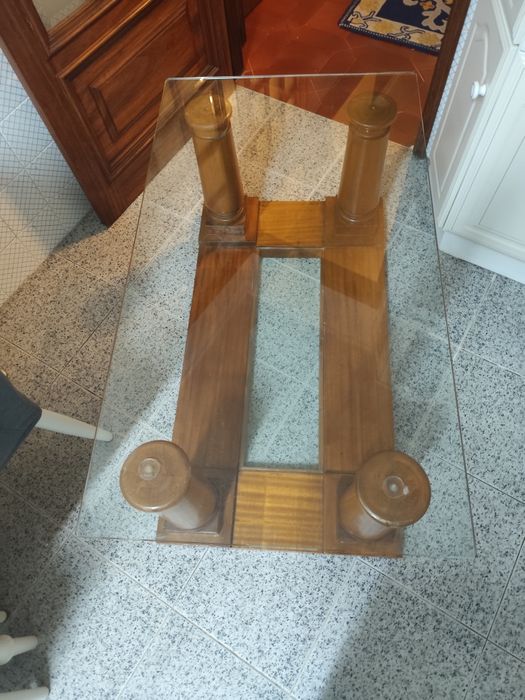 Vendo mesa de centro de sala em madeira e vidro