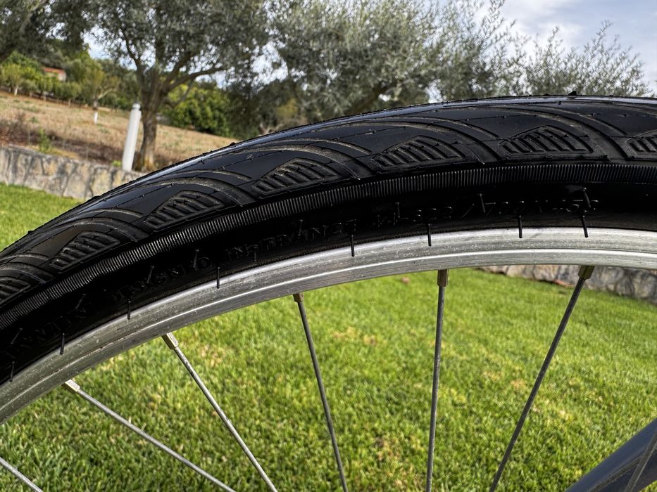 Bicicleta de Cidade ELOPS 520 – Muito Pouco Uso + Pneus Novos