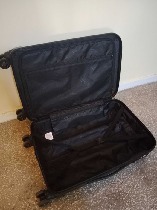 Walizka podróżna 60cmx38cmx23cm