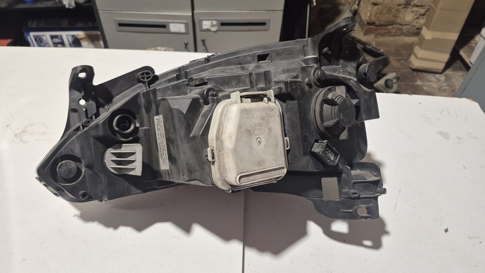 Lampa przednia prawa opel corsa D 13237.262