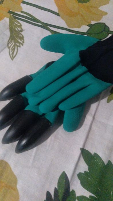 Садовые перчатки с когтями.