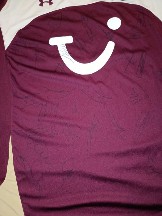 Okazja Kolekcjonerska koszulka HANNOVER 96 z podpisami CAŁEJ DRUŻYNY! Sezon 10/11