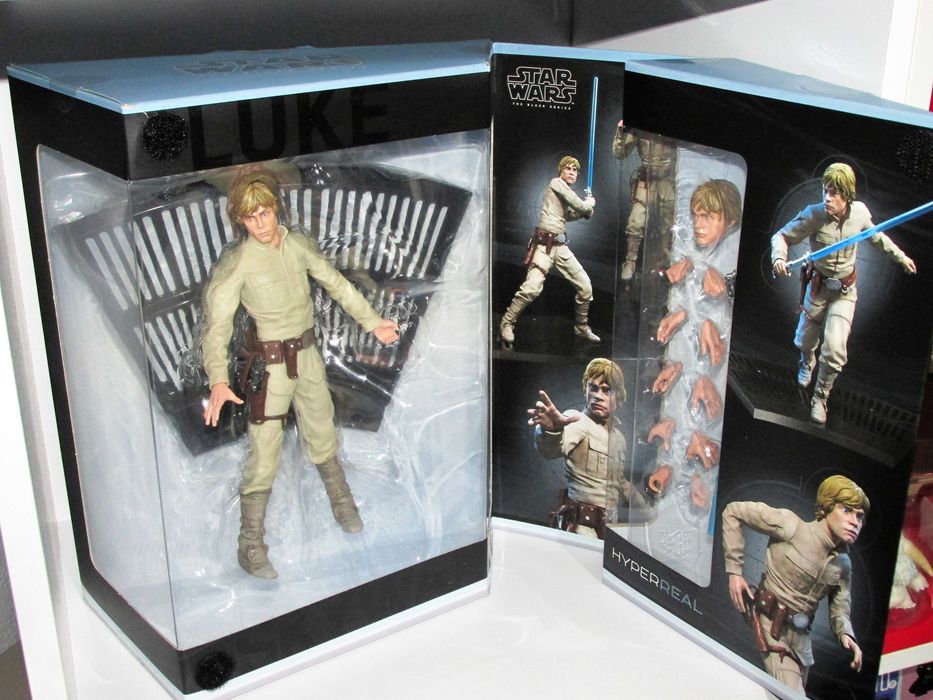 Starwars The Black Series Luke Skywalker HYPERREAL Novo e Selado