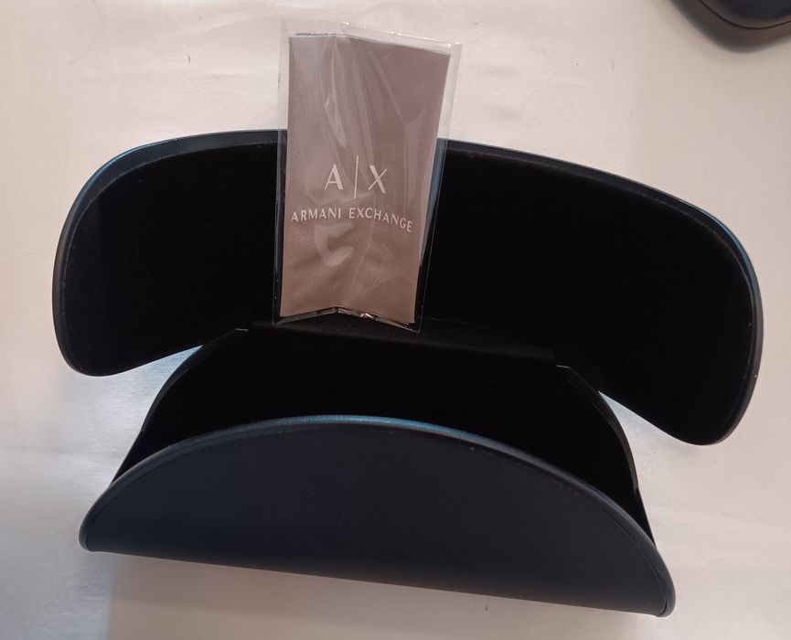 Caixas de oculos novas  marca Armani e Donna  karann