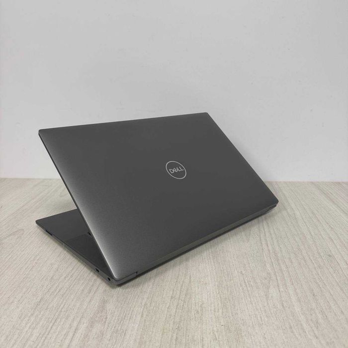 Dell Precision 5680 16.0" FHD+ IPS i9-13900H 64GB DDR5 SSD 1TB NVMe RTX 2000 Ada Generation 8GB