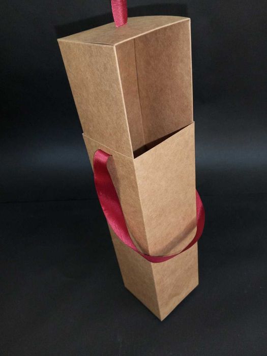 Коробка під пляшку