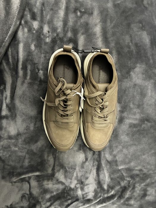 Шкіряні кросівки