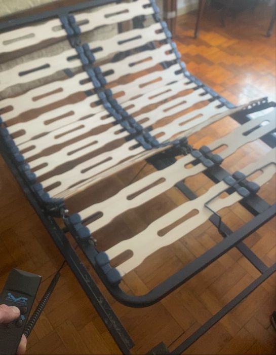 Estrado e colchao de cama articulada