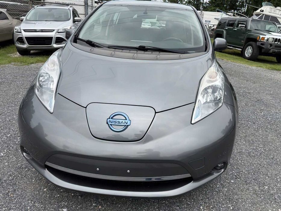 Nissan LEAF S      2015