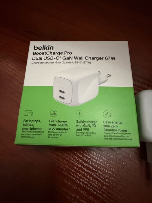 Зарядний пристрій. Зарядний блок belkin BoostCharge pro 67W.