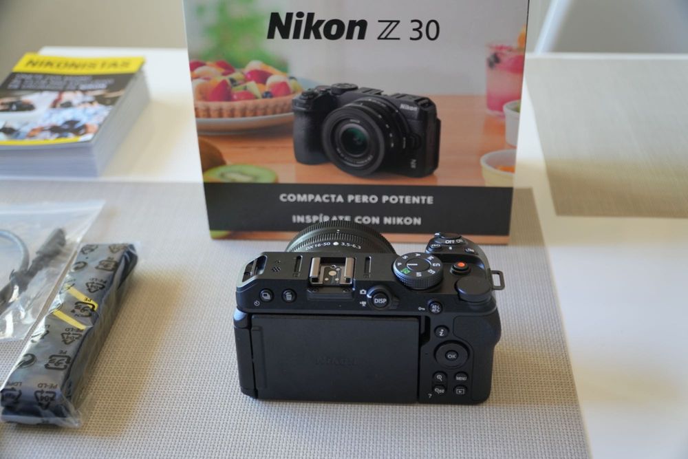NIKON Z30 com objectiva 16-50 nova
