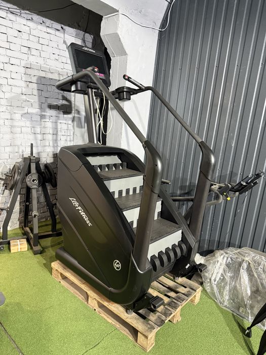 Ступеньки , лестница , степпер Climb Life Fitness SE 2 FulHd