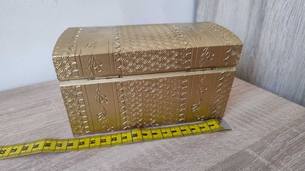 Drewniana szkatułka / PRL