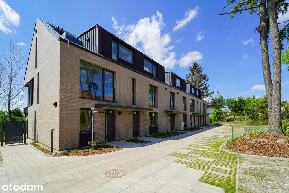 Dwupoziomowy,4-pokojowy apartament z antresolą