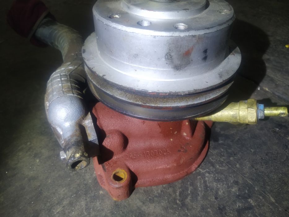 Продам помпу д245 240  243 2-х струмковий шків