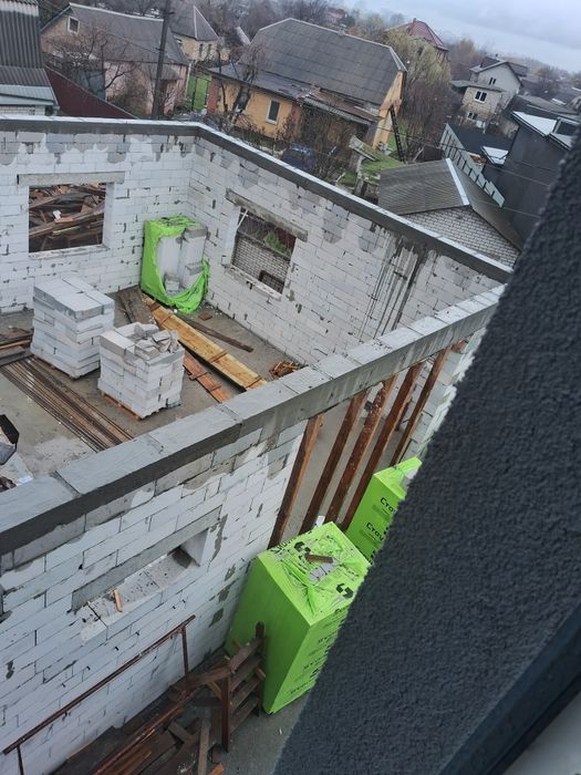 Кладка газоблоку, армопояс, монтаж даху