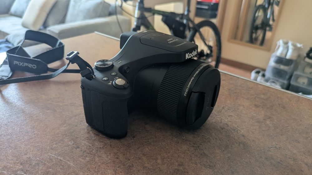 Kodak PixPro AZ901 (Zoom 90x)