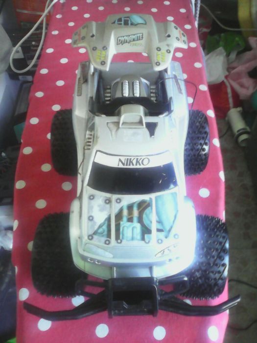 Carro telecomandado NIKKO