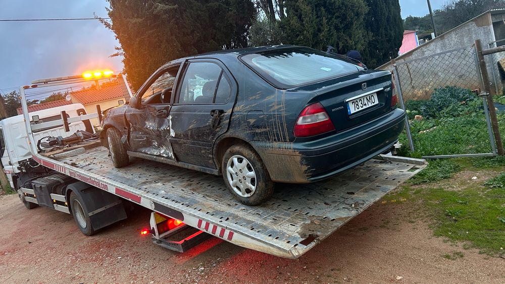 Carro em peças a venda