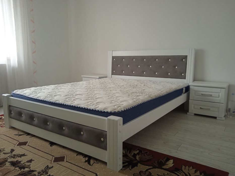 Ліжко біле/коричниве + тумбочки, (бук)