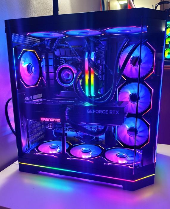 Komputer RTX 5080 7800X3D 32GB RAM X670 ASUS TUF