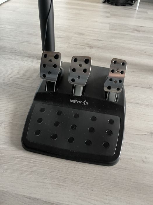 Logitech g29 shiftery, pedały super stan