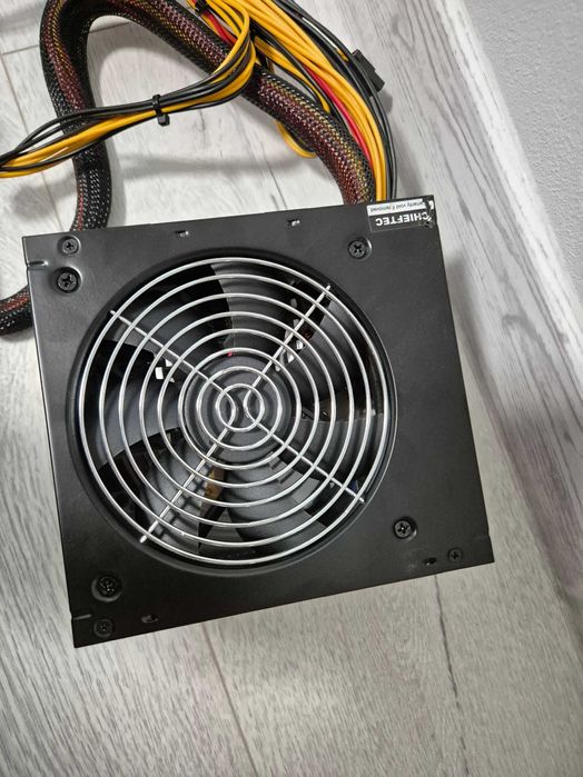 як новий блок живлення Chieftec GPS-400A8 (4+4 CPU\6+2 GPU). Trade-IN
