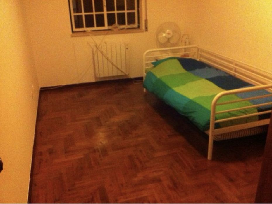 Cama Ikea em Ferro Branca