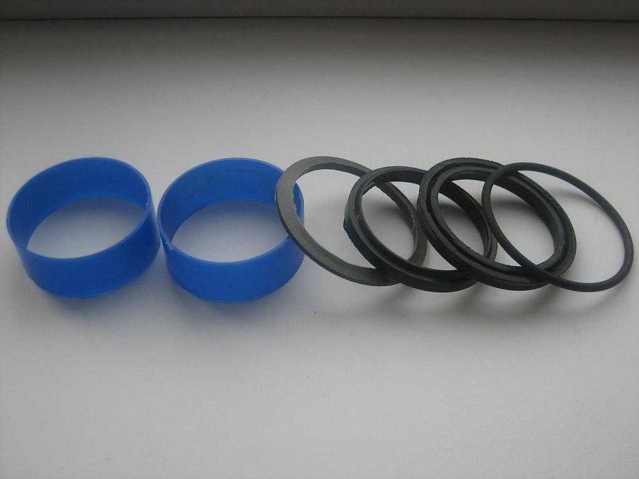 Ремкомплект гідроциліндра Львівського навантажувача