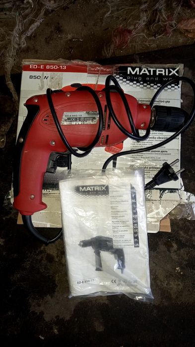 Продам ударную дрель матрикс