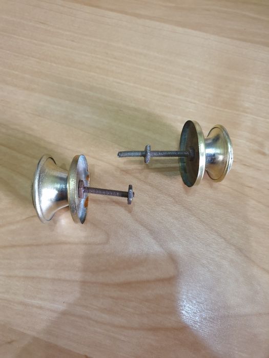 Puchadores para móveis
